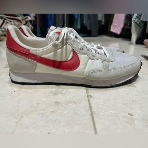Men’s Nikes Size 11.5
